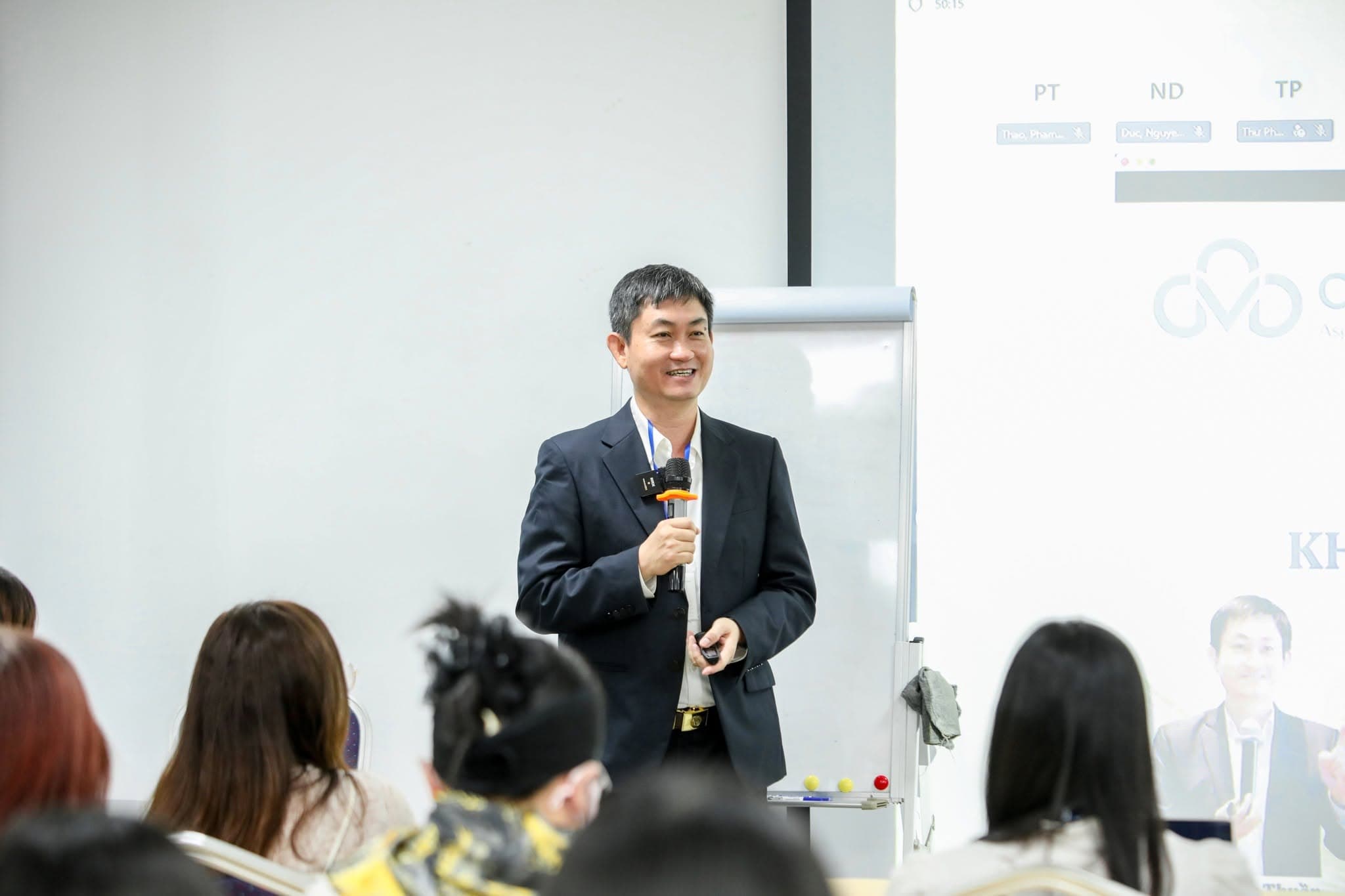 Chia sẻ chuyên môn tại chương trình đào tạo về đổi mới và sở hữu trí tuệ.